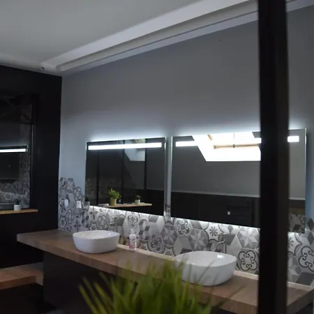 Villa De Luxe Avec Piscine Et Jacuzzi Xxl