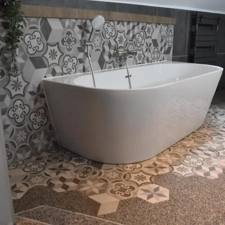 De Luxe Avec Piscine Et Jacuzzi Xxl Villa